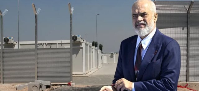 Qeveria do ngrejë 20 qendra për emigrantët nga Azia me kosto rekord, deri në 708 milionë lekë. 3 qytetet ku do të vendosen