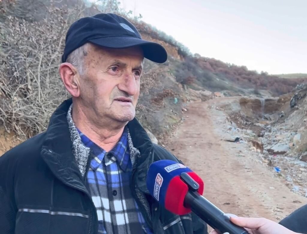 Përhapen mbetjet e groposura vite më parë, çarja e digës në fshatin Çërravë ndot tokat bujqësore. Banorët kërkojnë ndërhyrje urgjente