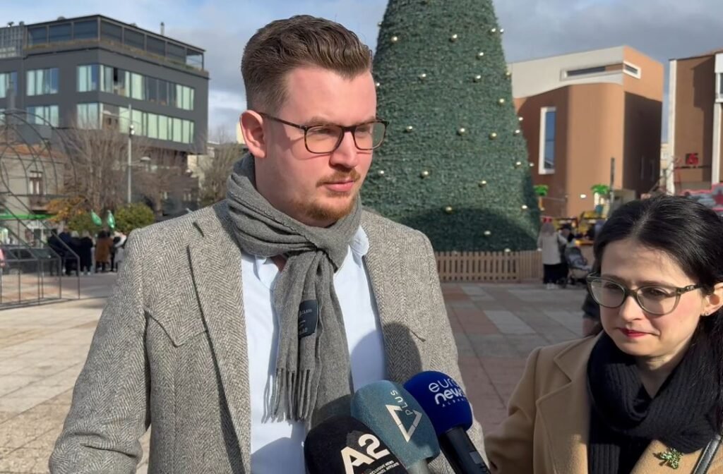 Krishtlindje në Korçë, turisti gjerman: Ajo për të cilën lutem për Shqipërinë është paqja