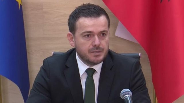 “Synohet rritja e sektorit”/ Salla: Të rinjtë që hapin biznese në blegtori, 7-10 mijë euro mbështetje