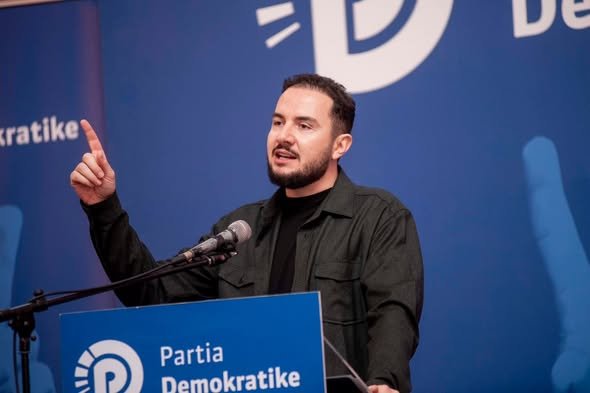 “Në shi rrëshqet mali, në diell shpërbëhet betoni”, Salianji pas bllokimit të Prrenjas-Librazhd: Projekti i Maliq-Moglicë u ndryshua për të favorizuar “Devoll Hydropower”