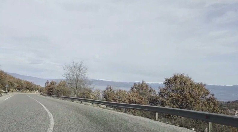 Izolimi i juglindjes për shkak të mbylljes së qarkullimit nga Librazhdi në Pogradec ka sjellë anulim masiv rezervimesh.