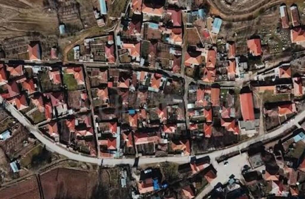 Devolli drejt boshatisjes, fshati Vishocicë me 10 nxënës! Banori: Djemtë pa martuar, duhen rimorkio me nuse