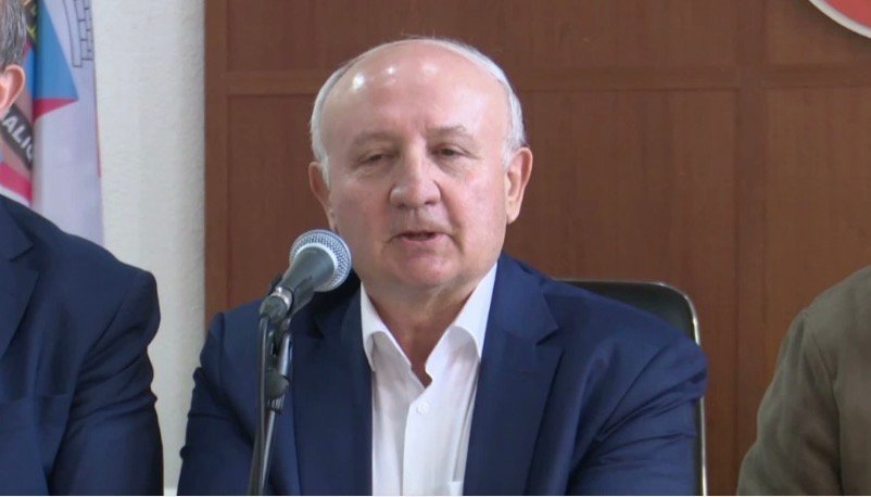 Bashkia Maliq nderon tre figura të shquara me tituj prestigjiozë