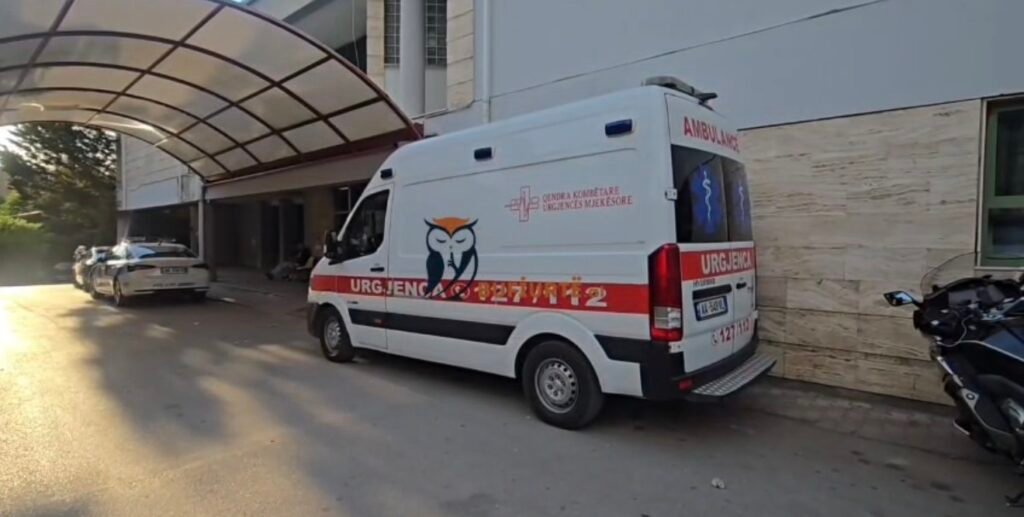 Plagosja në Korçë, 23-vjeçari jashtë rrezikut për jetën; policia në kërkim të autorit të dyshuar