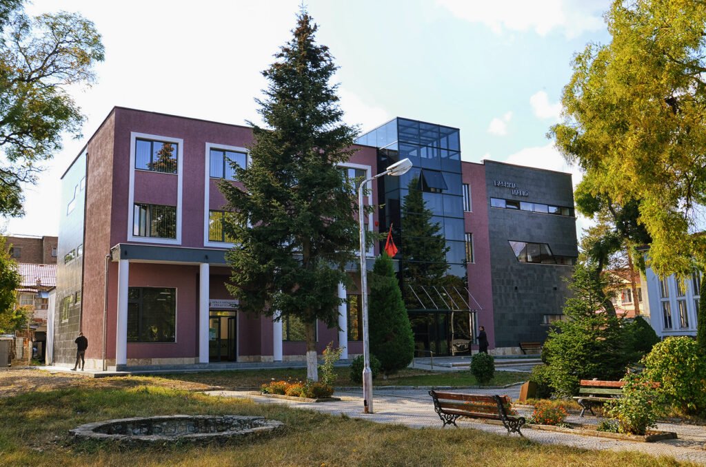 Maliqi mund të kthehet në fshat të braktisur! – nga Xhensil Shkëmbi