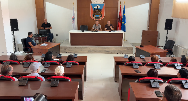 Maliqi kundër bashkimit me Korçën/ Qytetarët në dëgjesë: Cenohen identiteti dhe shërbimet