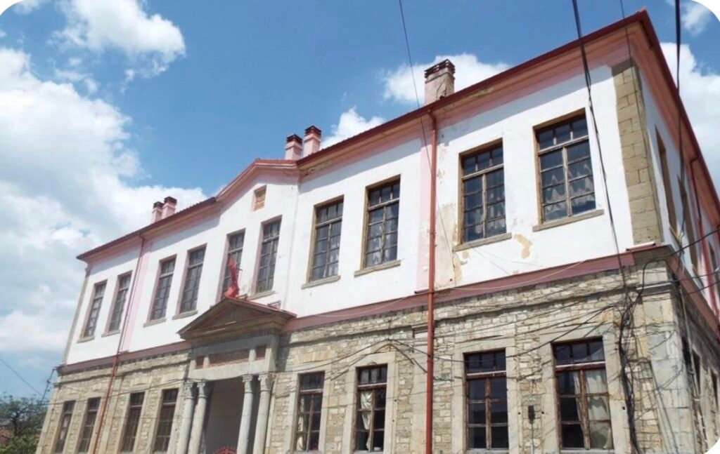 5.7 milionë euro për rikonstruksionin e Liceut Francez në Korçë, kontrata parashikon edhe ndërtimin e godinave të reja